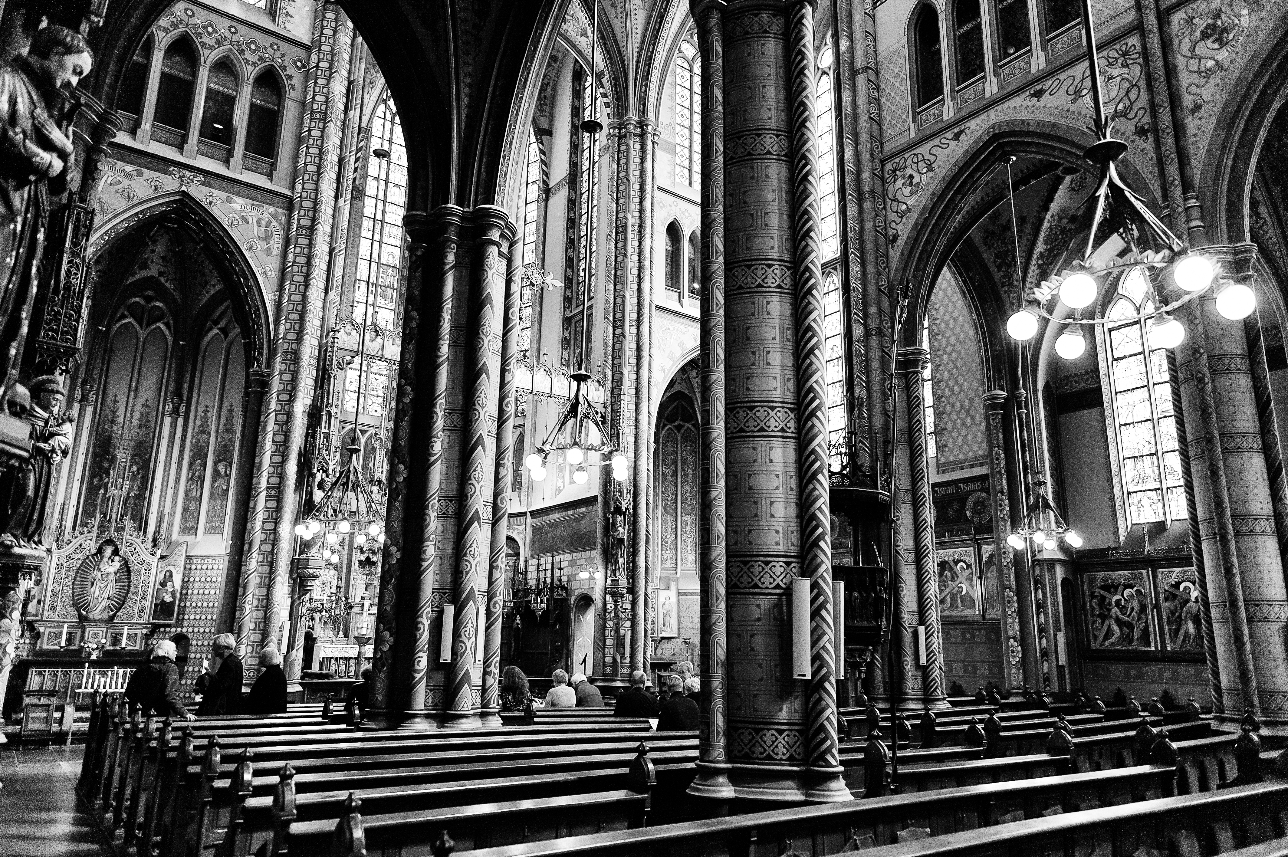Willibrordkerk zw